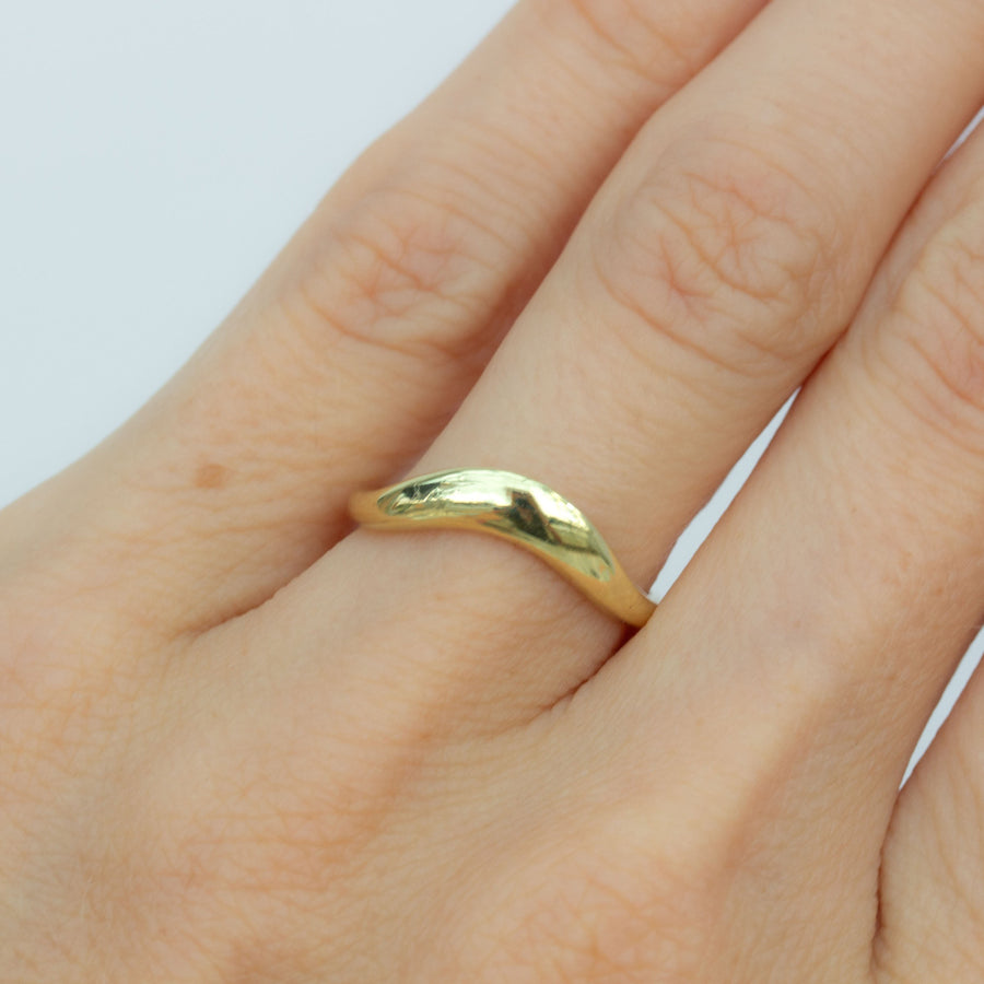 Milos Dome Ring in yellow gold