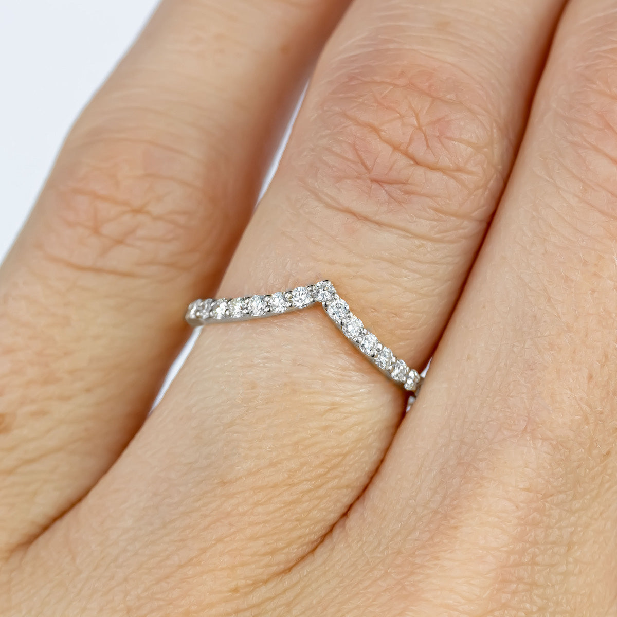 Diamond V-Shape Ring in white gold