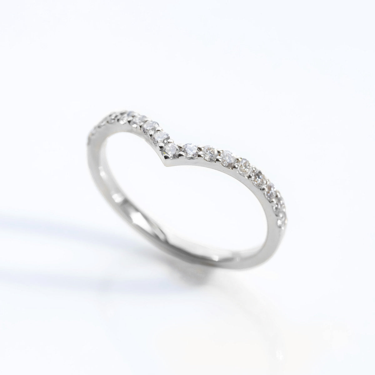 Diamond V-Shape Ring in white gold