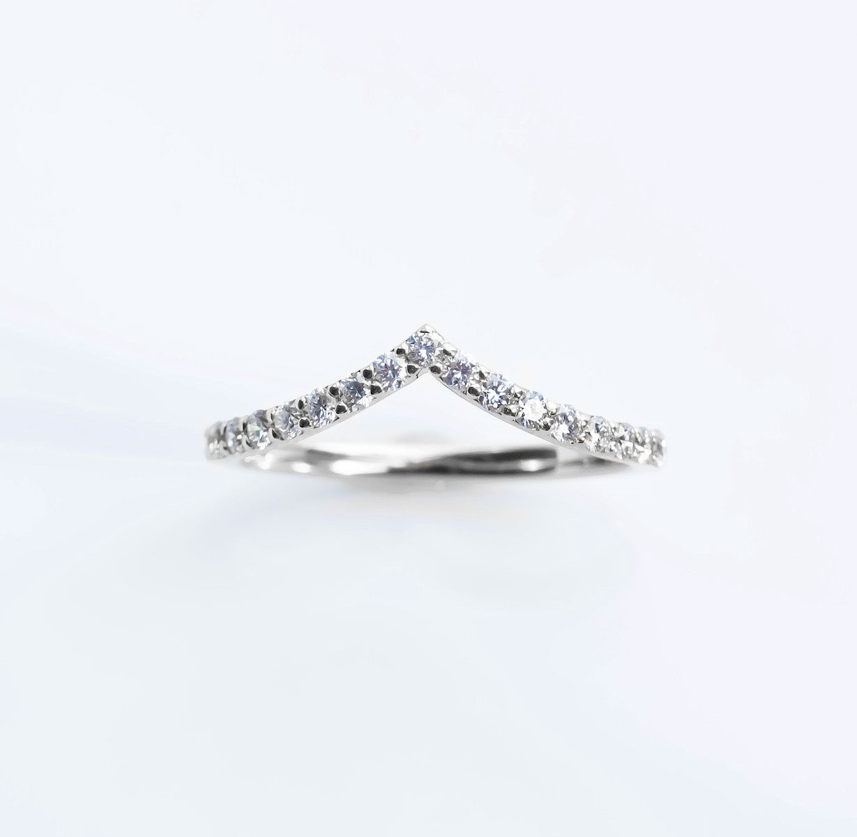 Diamond V-Shape Ring in white gold