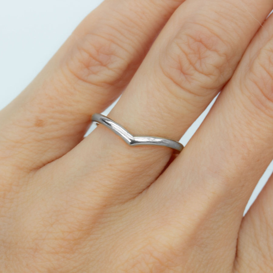 Skye V-Shape Ring in white gold