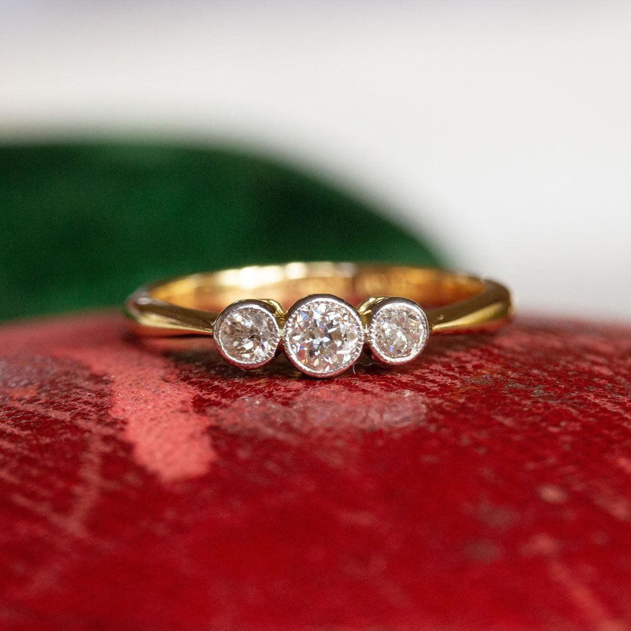 3 Stone Diamond Ring in 18K Gold